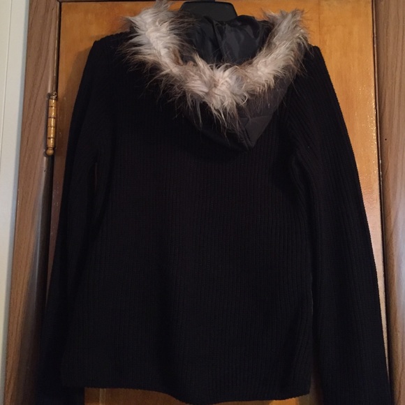 NWOT Hooded Sweater - Picture 3 of 4