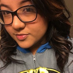 Meet your Posher, Cassandra