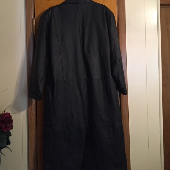 GENUINE LEATHER COAT - Picture 4 of 4