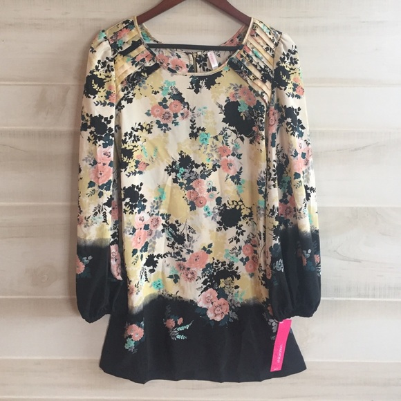 Xhilaration - floral shift dress - size M - NWT!
