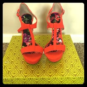 Red Shi stilettos size 8