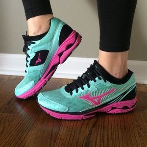 Mizuno Wave Rider 16