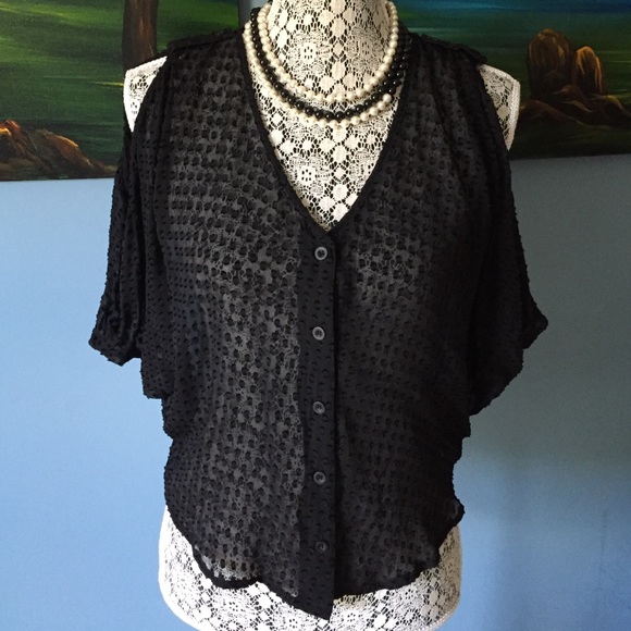 S.Y.L.K Could Shoulder Black Top Size XS