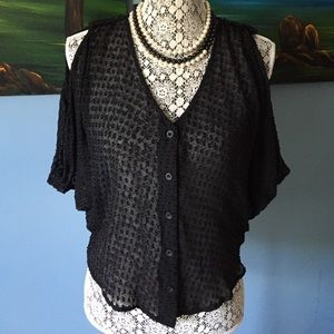 S.Y.L.K Could Shoulder Black Top Size XS
