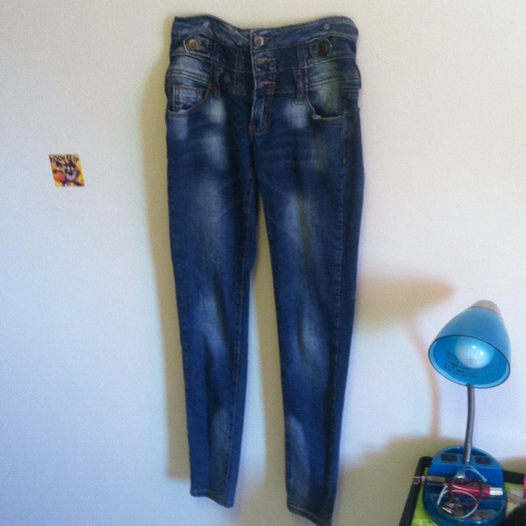 High waist skinny jeans 😍🙌 - Picture 2 of 2