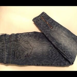 Hollister California