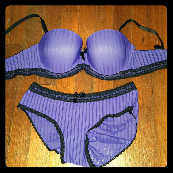 Adore me bra and under wear set