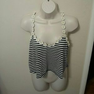 Super cute, Daisy lined tank top