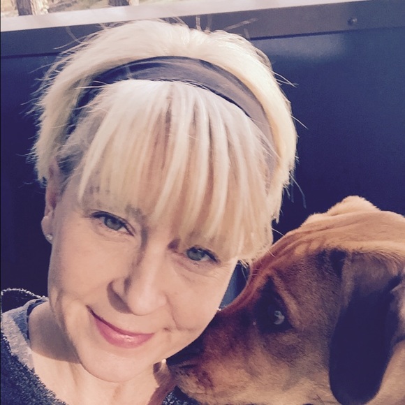 Meet your Posher, Jennifer - Picture 3 of 4