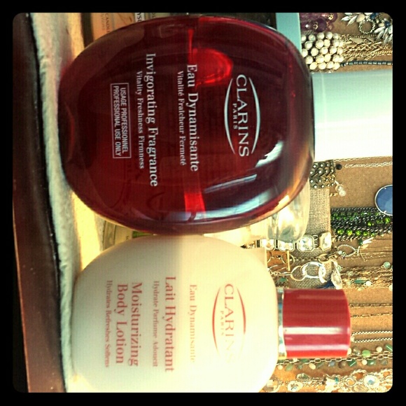 16.9 oz Eau Dynamisante and 8.8 oz lotion