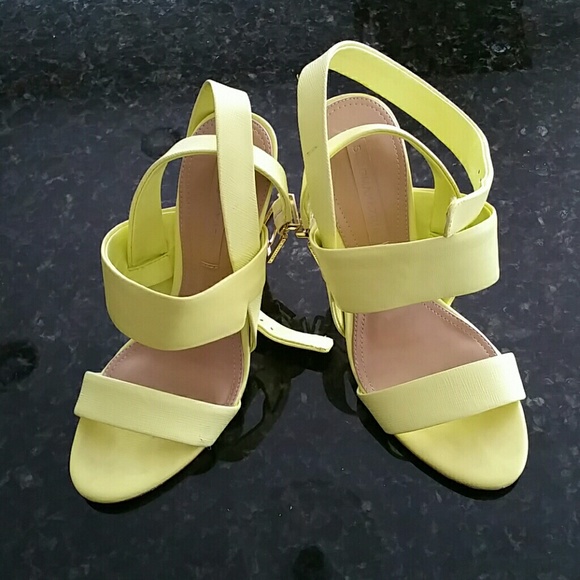 Bcbgmaxazaria 7M shoes