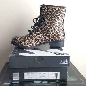 Leopard combat boots . Size 11