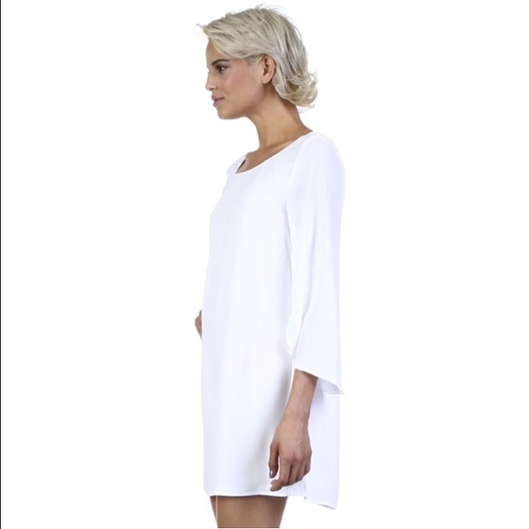 White V-back flowy dress - Picture 3 of 3