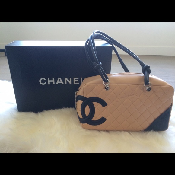 Chanel Small Tote Bag - 💯 Authentic - Picture 2 of 4