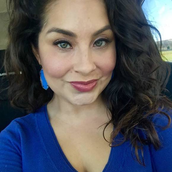 Meet your Posher, Shelly - Picture 1 of 1