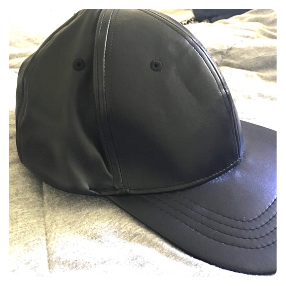 Brand NEW w/ TAG men's Forever 21 Faux Leather hat