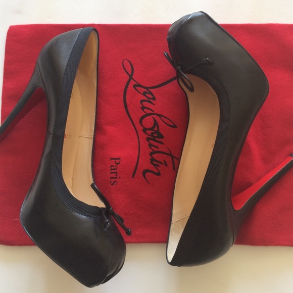 Christian Louboutin Shoes - Weekend Sale‼️Stunning Christian Louboutin Heels