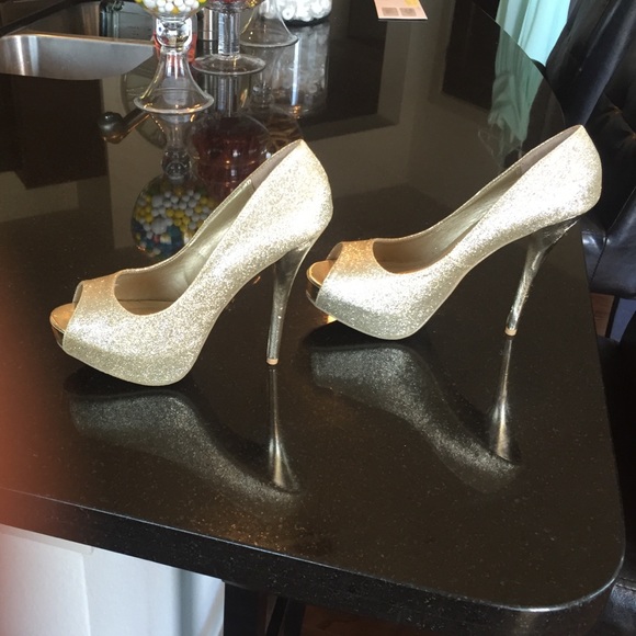 Pumps gold sequin