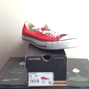 Red converse . Size-Men's 8.5:Women's:10.5