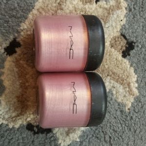 2 MAC Frost Warming Allover Gloss