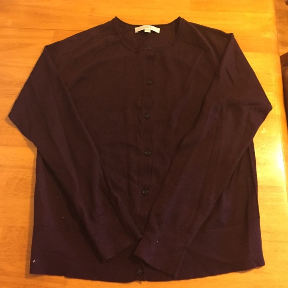 Burgundy fitted button down long sleeved cardigan