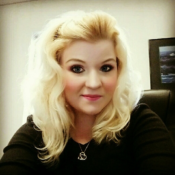 Meet your Posher, Kourtney - Picture 2 of 3