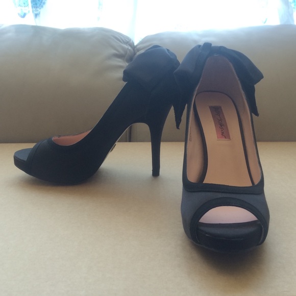 Betsey Johnson Black Bow Peeptoe Heels