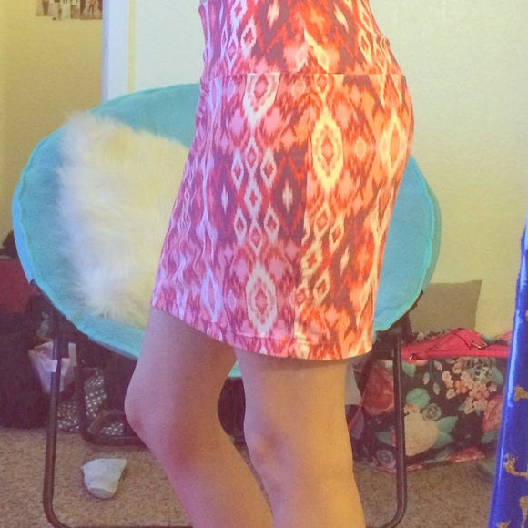 Pattern bodycon skirt