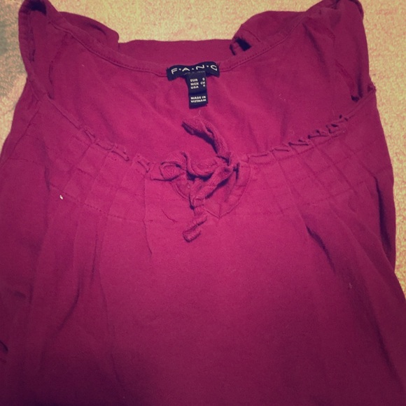 Fashionable tie neck t-shirt