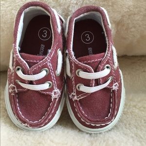 Baby "genuine baby from Oshkosh" shoes