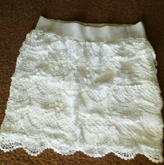 Lace skirt