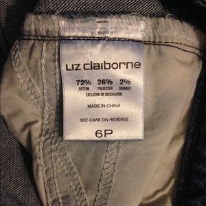 Liz Claiborne Classic Fit Ankle Jeans. Worn once.