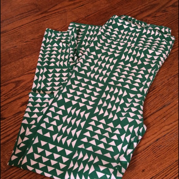 LuLaRoe Pants - NEW AND NEVER WORN LULAROE TALL AND CURVY LEGGINGS