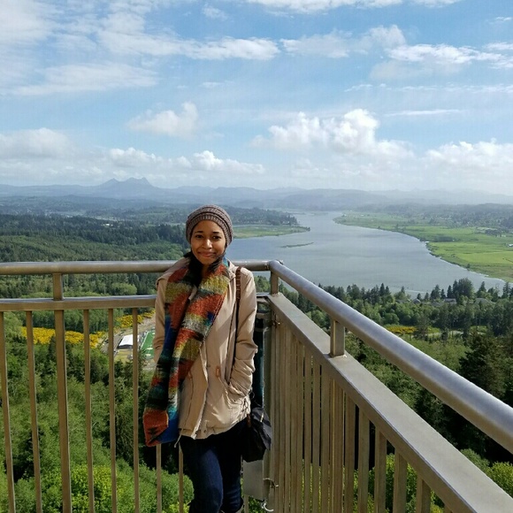 Meet your Posher, Laura - Picture 3 of 4