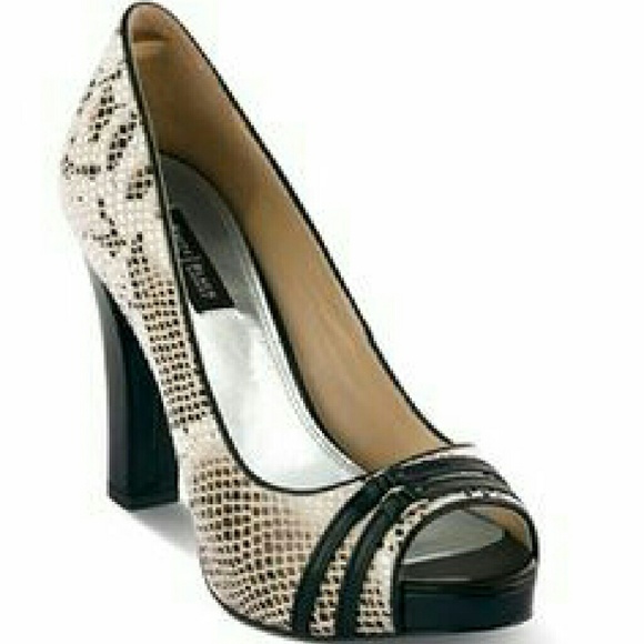 BARELY WORN! WHBM Blair peep-toe pump