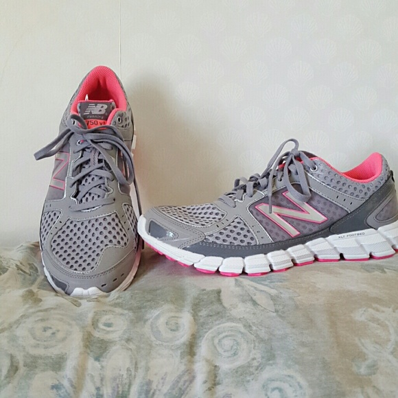 New Balance Shoes - NWT NEW BALANCE 750v1 Running shoes