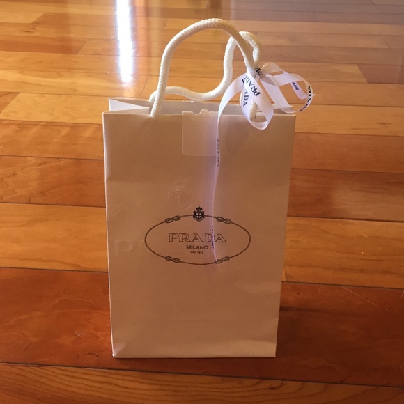 Prada paper bag - Picture 1 of 2