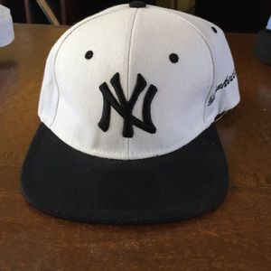 New York Yankees SnapBack MLB near brand new