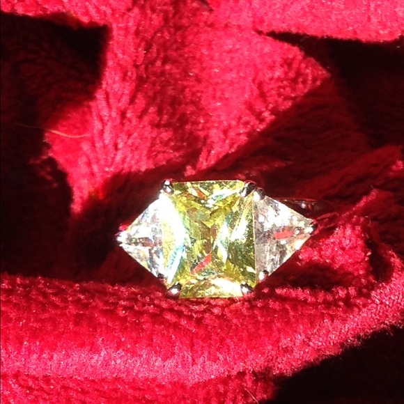 Beautiful Cubic Zirconia Lia Sophia Appletini ring