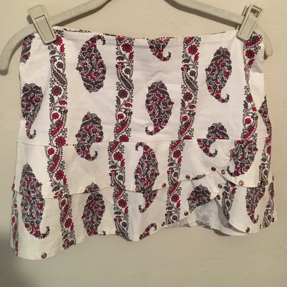 Mini skirt with print. - Picture 1 of 4