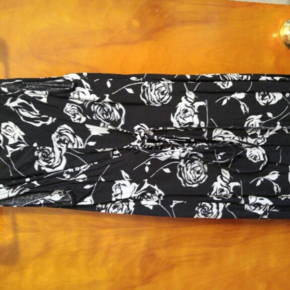 Dress - Picture 2 of 4