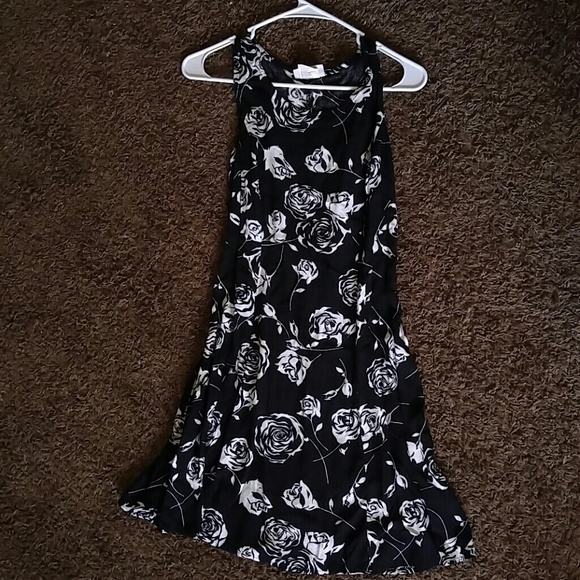 Dress - Picture 4 of 4