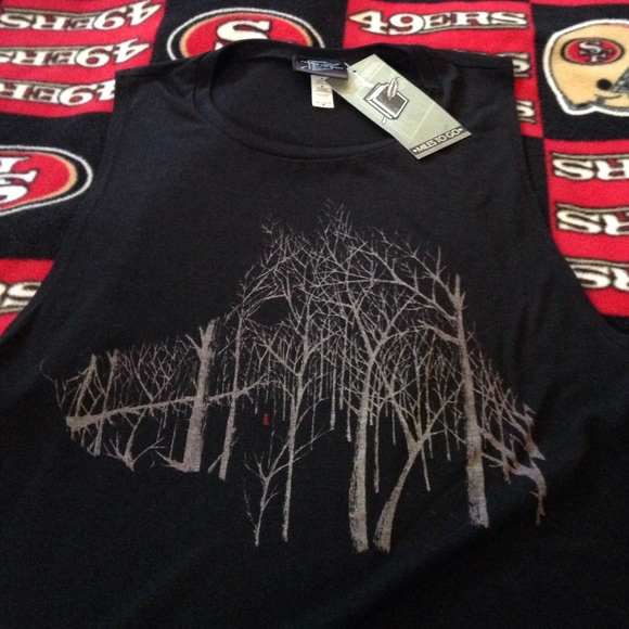Miles to go Tops - "Red Riding Hood" NWT relaxed fit tanktop. Medium