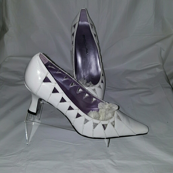 Diamond cut pumps