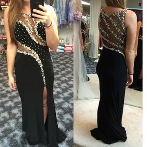 beautiful prom dress!! only worn once!