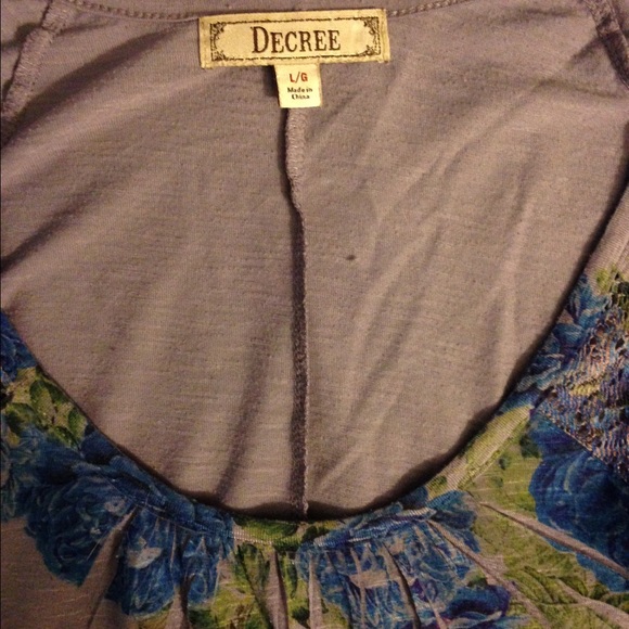 Purple long sleeve shirt with blue flowers - Picture 2 of 3