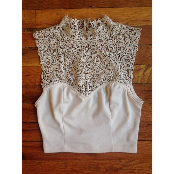 TELA Lace High Neck Cropped Tank