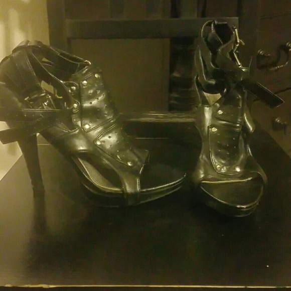 Black peep toe heels