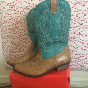 Coconuts Cowgirl Boots- Sz 8