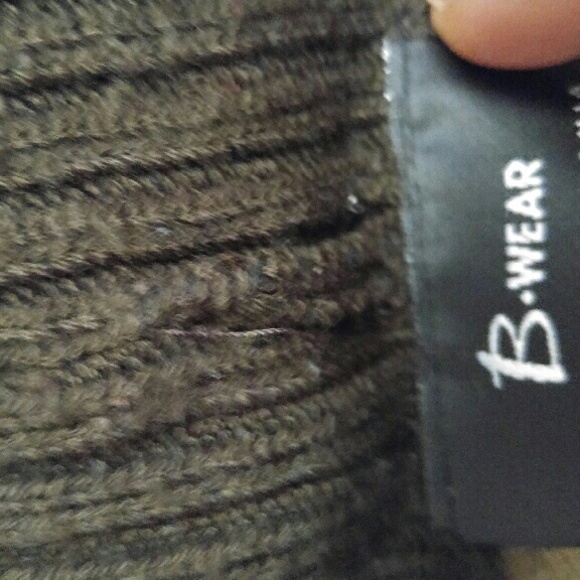 Sweater - Picture 3 of 3